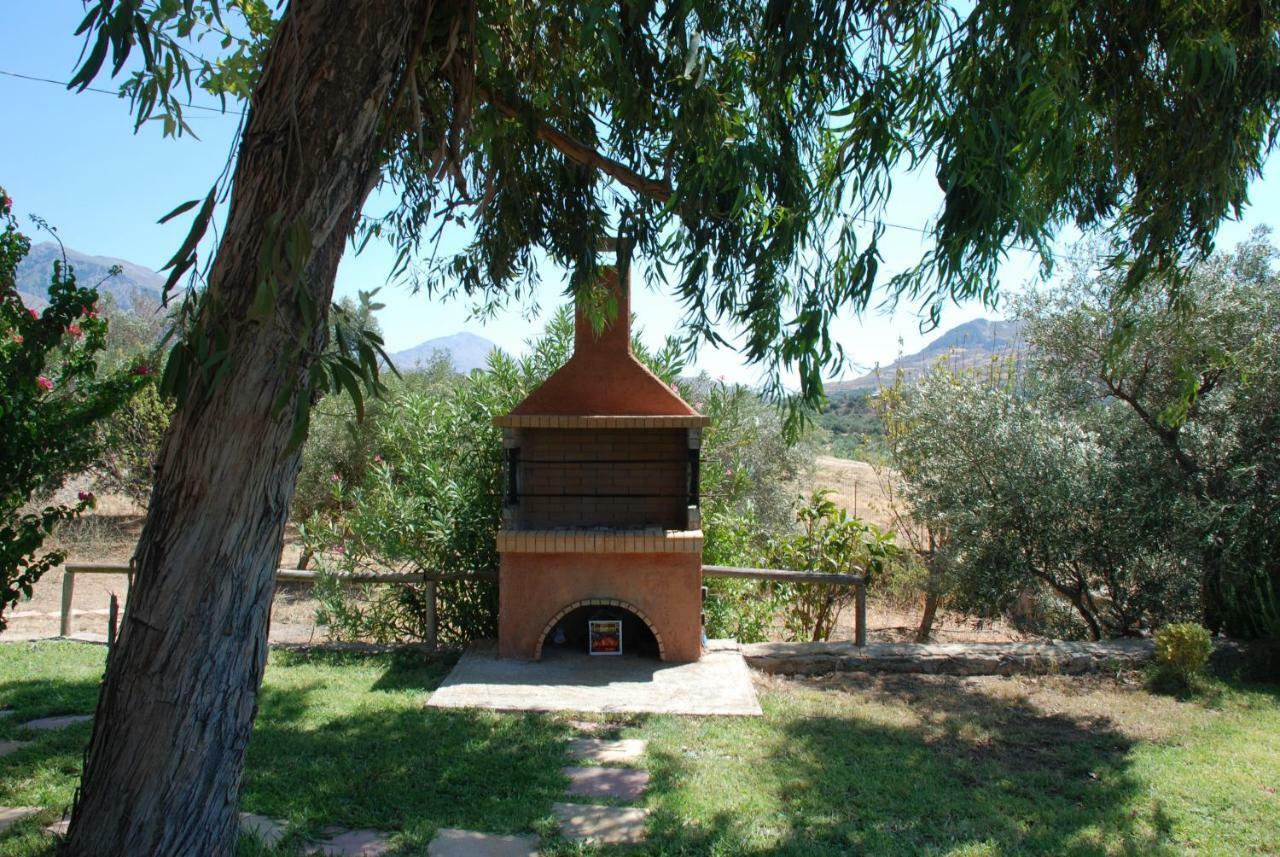 Villa With A Pool In Lefkogia Lefkogeia Luaran gambar